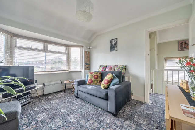 Eastcote Lane, Harrow, HA2, photo 3