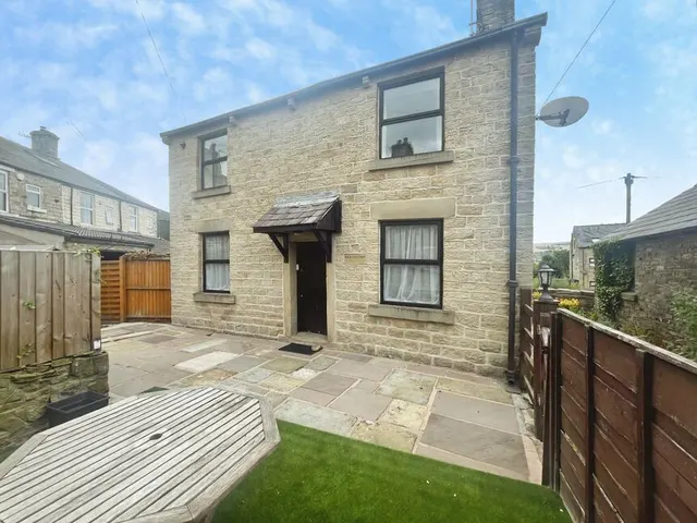 Jones Street, Hadfield, Derbyshire, SK13, photo 1