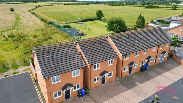 Henhurst Ridge, Burton-On-Trent, DE13, photo 1