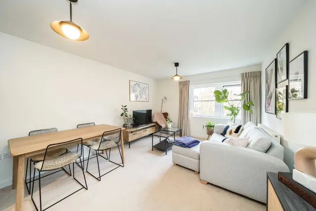Scott Avenue, SW15, photo 1