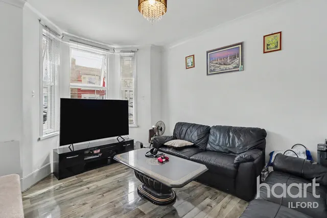 Kingston Road, Ilford, IG1, photo 3