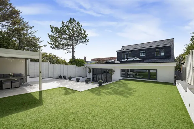 Seaview Road, Newhaven, photo 3