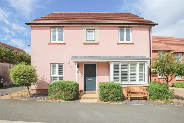 4 bedroom property, Wallace Road, Saffron Walden, CB10