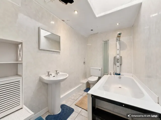 Brithweunydd Road, Tonypandy, photo 1
