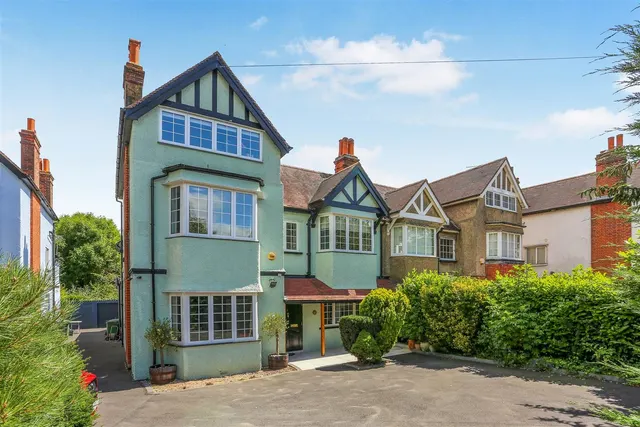 Banstead Road, Ewell, KT17 3HD, photo 1