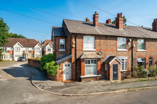 Knutsford Road, Alderley Edge, photo 1