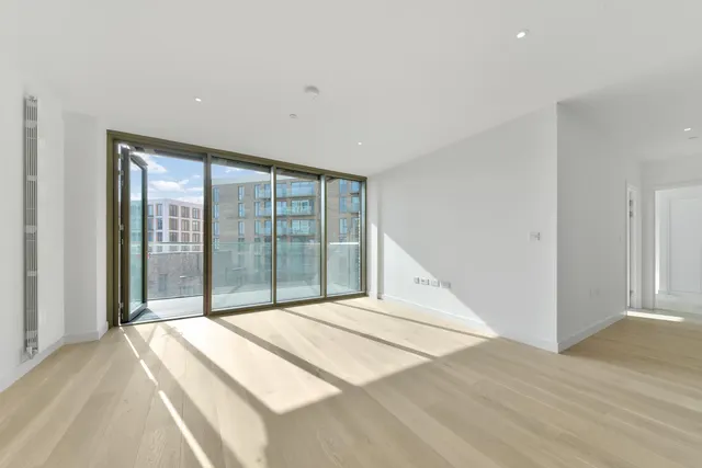 Commodore House, Royal Wharf, E16, photo 2