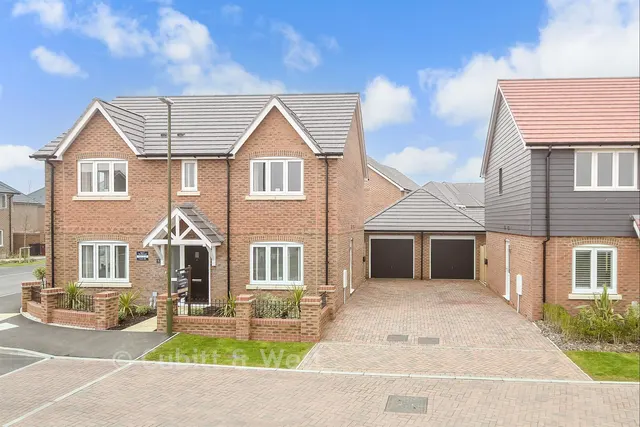 Wittering Place, West Wittering, PO20, photo 1