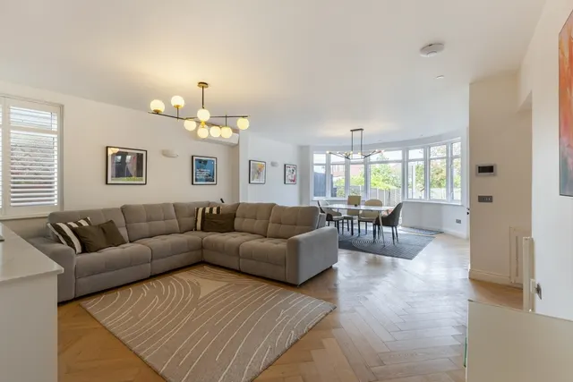 Dobree Avenue, London, NW10, photo 2