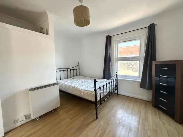Whitehawk Road, Brighton, BN2, photo 3