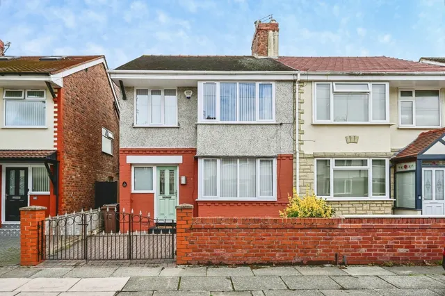 Staley Avenue, Crosby, L23, photo 1