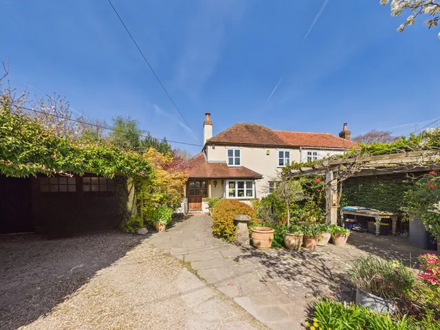 Piddington Lane, Wheeler End Common, HP14, photo 1