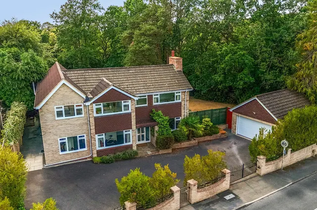 Le Marchant Road, Camberley, Surrey, GU15 1HZ, photo 1