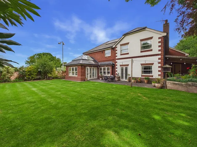 Photo 2 — Moorgate Avenue, Moorgate, Rotherham