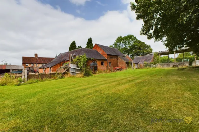 Roston, Ashbourne, photo 1