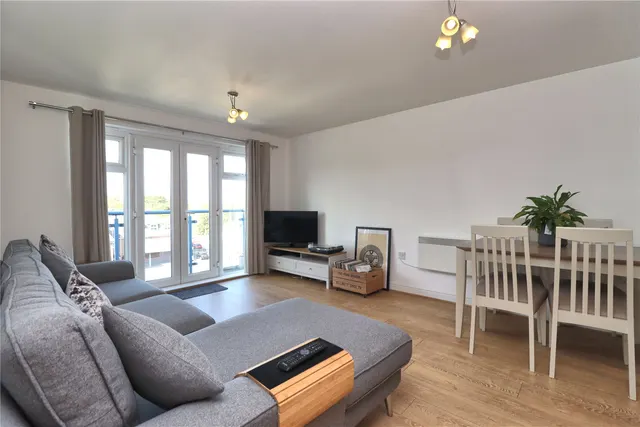 Goldsworth Road, Woking, GU21, photo 1