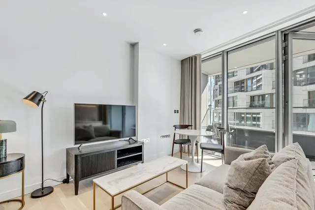 Water Street, Vertus, E14, photo 1