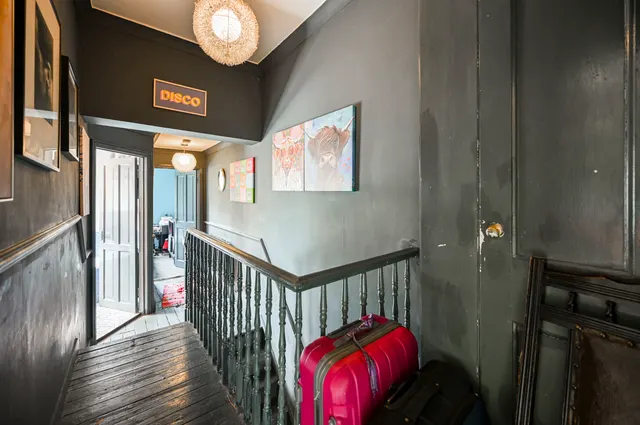 Photo 3 — 25 Marlborough Road, London