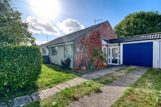 Bourne Way, Gillingham, photo 1