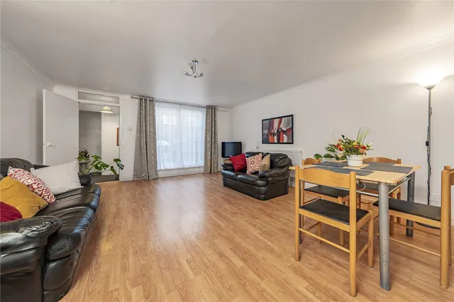 Pottery Road, Brentford, TW8, photo 3