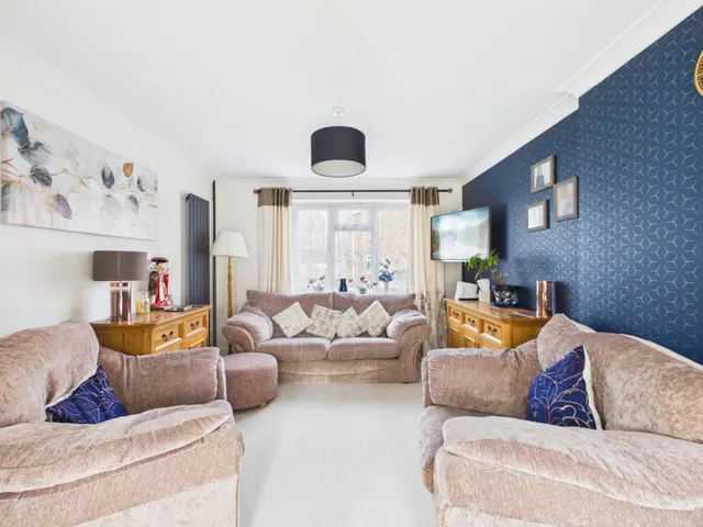 Photo 2 — Constable Close, Basingstoke, RG21