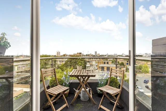 Lavender Hill, London, SW11, photo 2