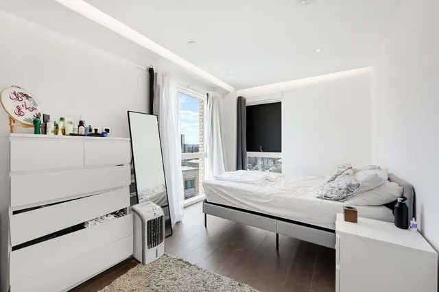 Malthouse Road, London, SW11, photo 3