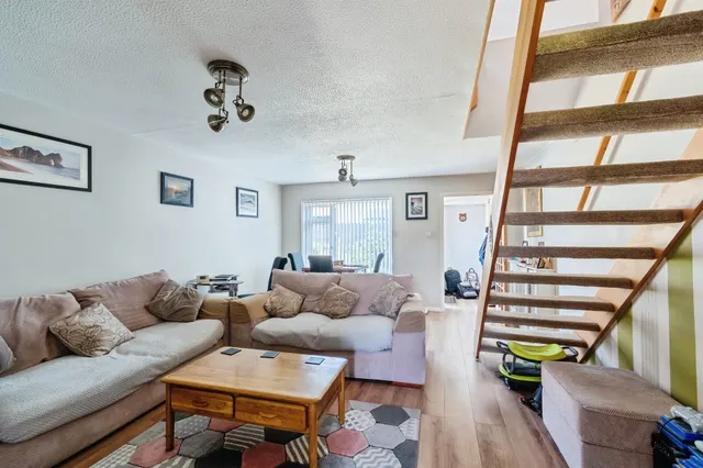 Malvern Close, Melksham, SN12, photo 3