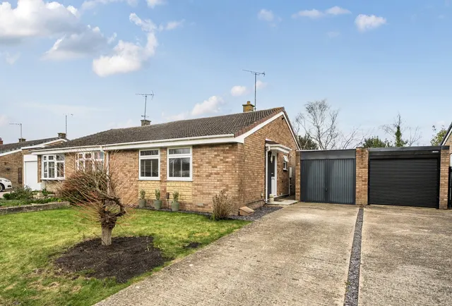 Gilder Road, Gloucestershire, Bishops Cleeve, GL52 8AY, photo 1