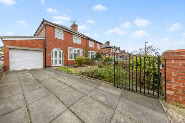 Marina Avenue, Great Sankey, Warrington, Warrington, WA5 1JH, photo 1