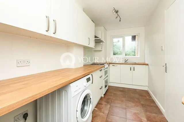 Longstock Close, Chineham, RG24, photo 2