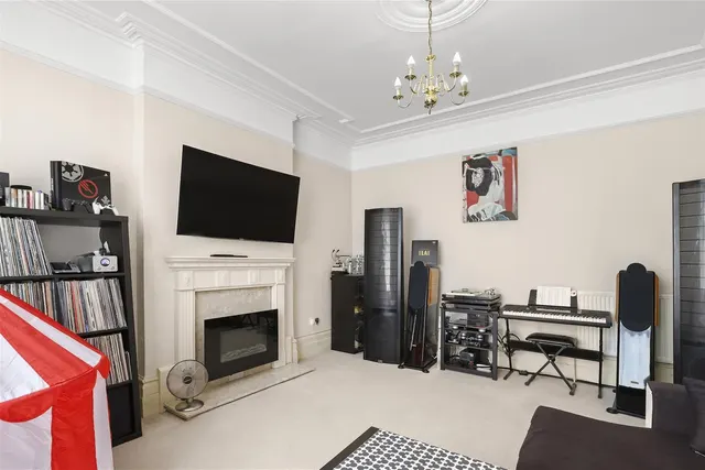 Photo 3 — Victoria Road, Chingford