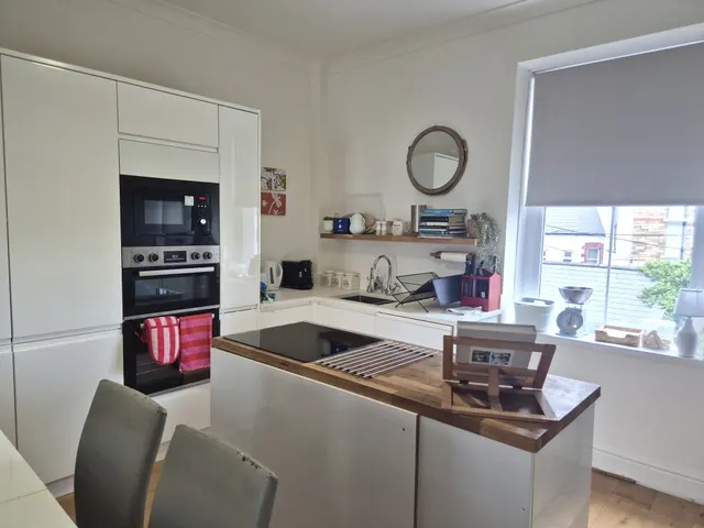 Bradenham Place, Penarth, CF64, photo 1