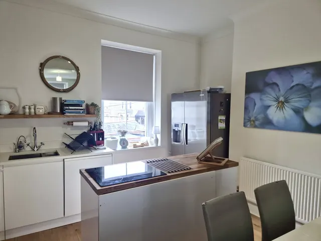 Bradenham Place, Penarth, CF64, photo 2