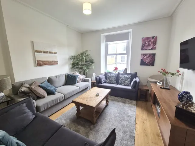 Bradenham Place, Penarth, CF64, photo 3