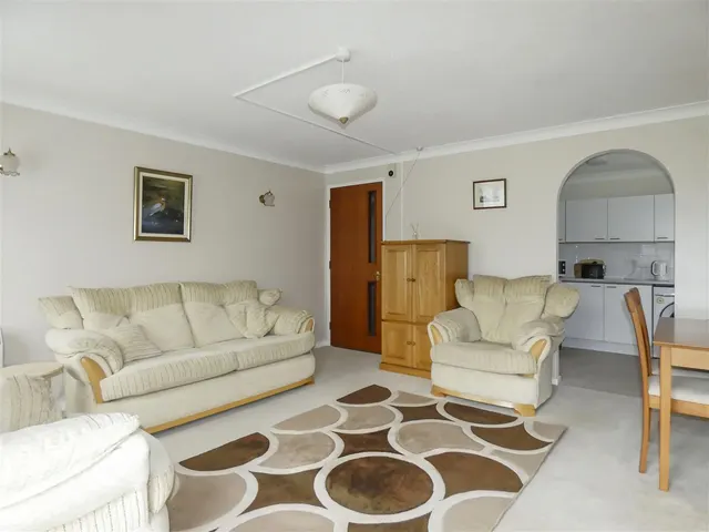 Station Road, East Preston, photo 3