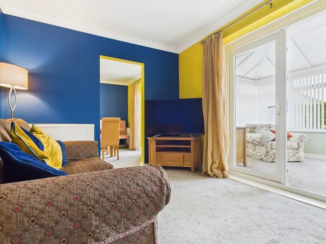 Woodhall Drive, Harrogate, HG1, photo 3