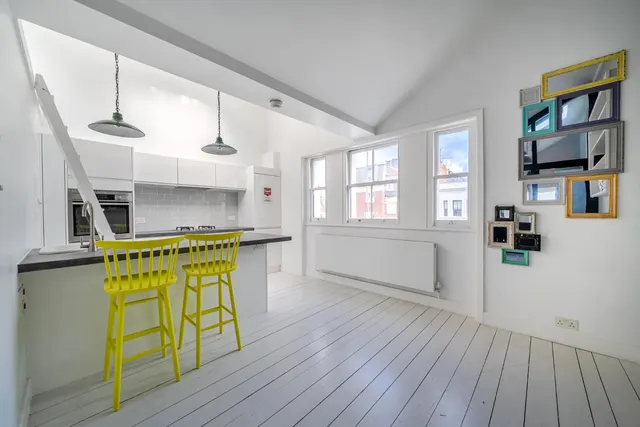 Hereford Road, Bayswater, W2, photo 1