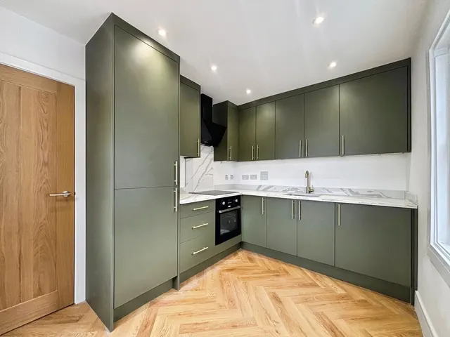 Ash Street, Ash, Aldershot, Surrey, GU12 6LH, photo 1