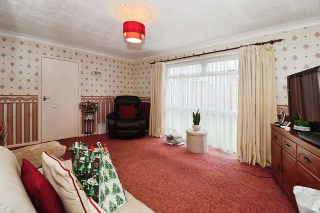 Photo 3 — Abbotswood, Yate, Bristol, Gloucestershire, BS37