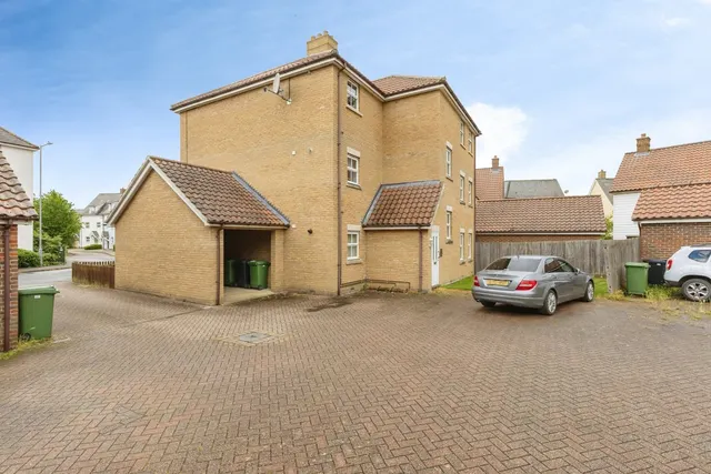 Photo 3 — Greenland Avenue, Wymondham, Norfolk, NR18