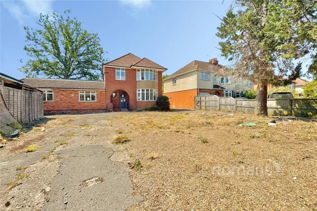 Yorktown Road, College Town, GU47, photo 1