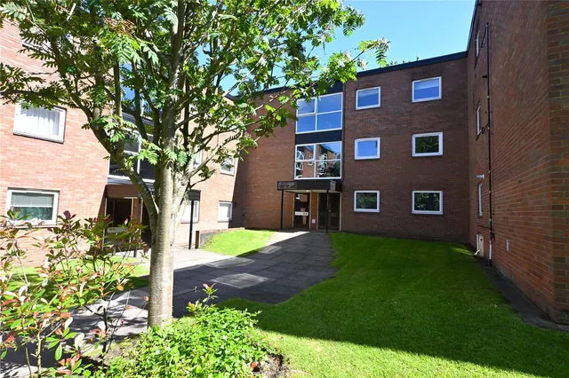 Wake Green Park, Moseley, Birmingham, B13 9YW, photo 1
