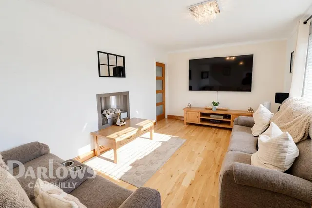 Heol Aneurin, Caerphilly, photo 2