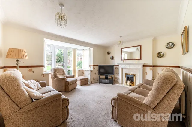 Photo 2 — Moorcroft Close, Redditch, Worcestershire, B97 5WB