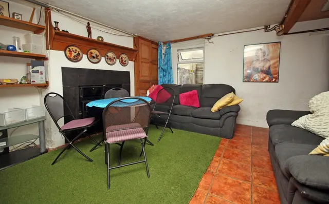 The Crescent, Bangor, LL57, photo 2
