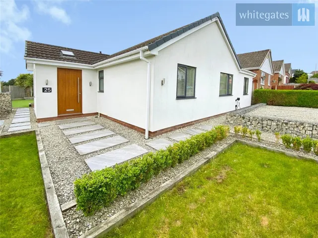 Huntsmans Corner, Borras, LL12, photo 2