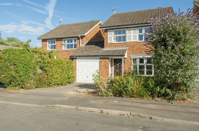 Ashton Road, Wokingham, Berkshire, RG41 1HL, photo 1