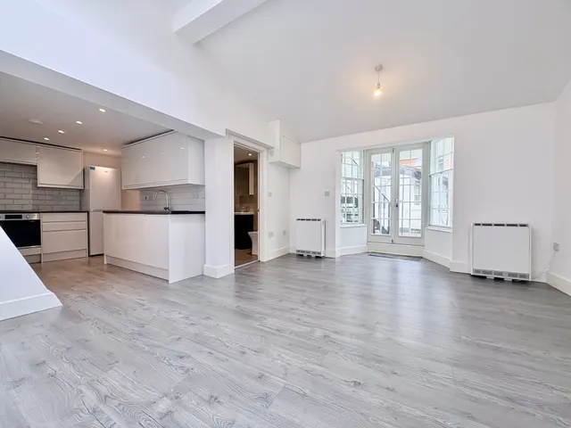 New Road, Ware, SG12, photo 1