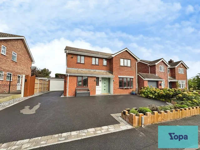 Hinckley Grove, Trentham, ST4, photo 1
